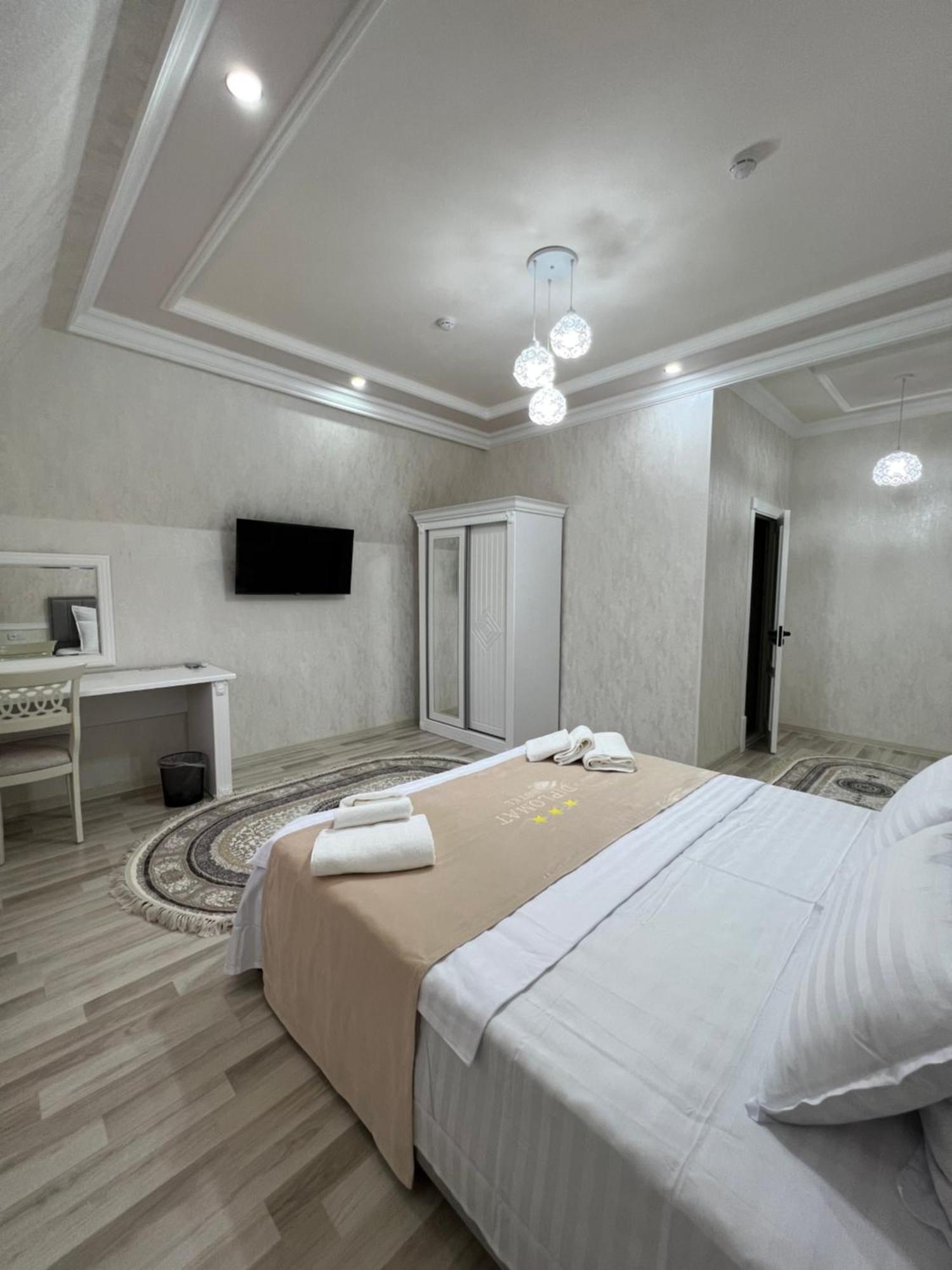Hotel Diplomat Premium Samarkand Esterno foto