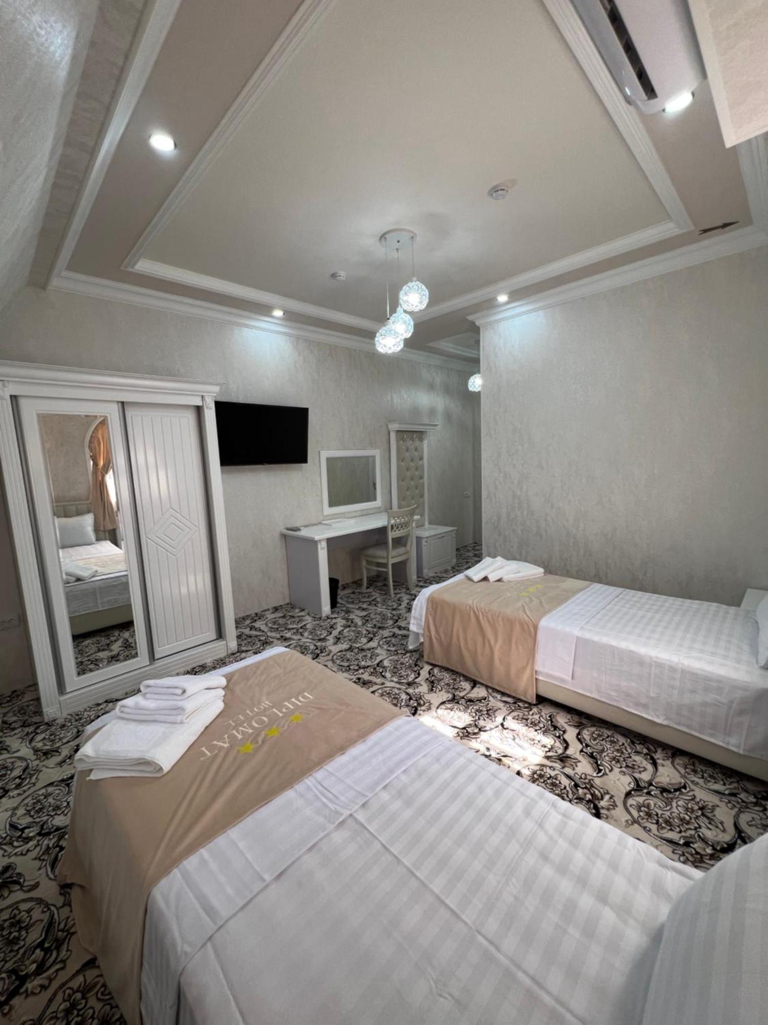 Hotel Diplomat Premium Samarkand Esterno foto