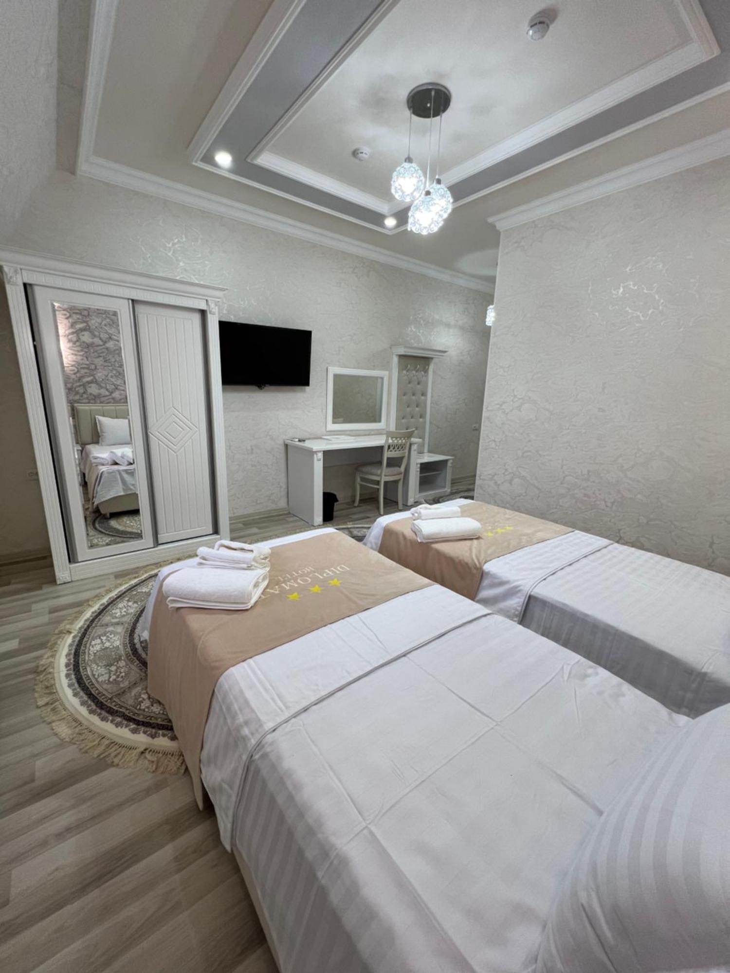 Hotel Diplomat Premium Samarkand Esterno foto